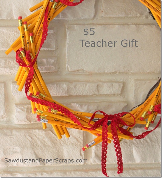 Pencil wreath. Cheap and easy teachers' gift idea.