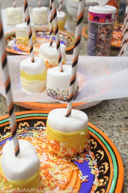 Easy Halloween Treat: Marshmallow Pops