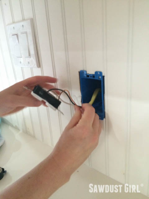How to wire and electrical outlet 