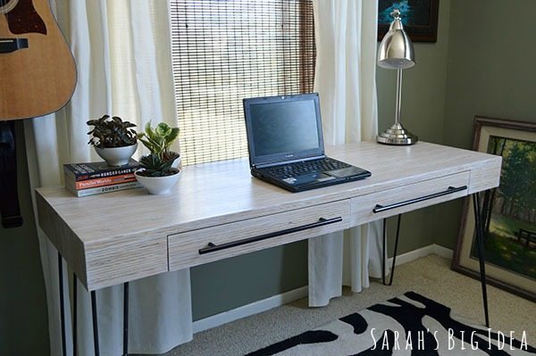Cool diy plywood desk featured on https://TheSawdustDiaries.com