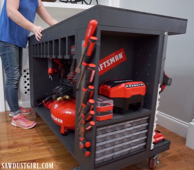 Store tons of tools on this mobile workbench